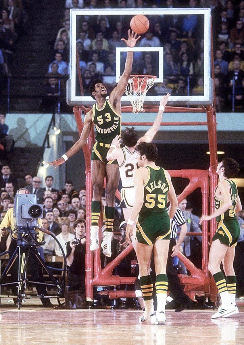 11-artis-gilmore.jpg
